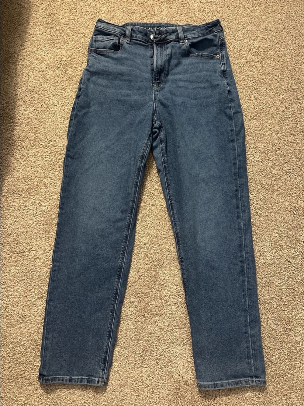 American Eagle Outfitters High-Rise Mom Jeans in Dark Blue